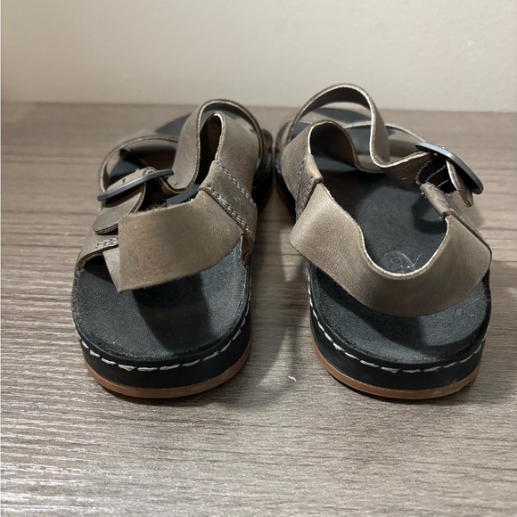 Chaco Townes Grey Leather Sandals Womens Size 5 Barely Worn Excellent Condition - Picture 4 of 6
